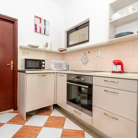 Apartment White House *
