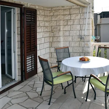 White House Apartment Omis