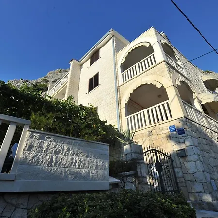 White House Apartment