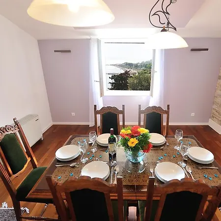 White House Apartment *