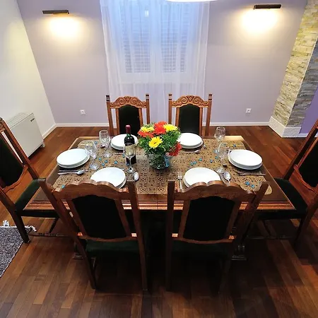 White House Omis