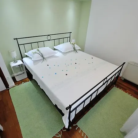 White House Apartment Omis