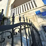 White House Omiš