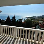 White House Omiš